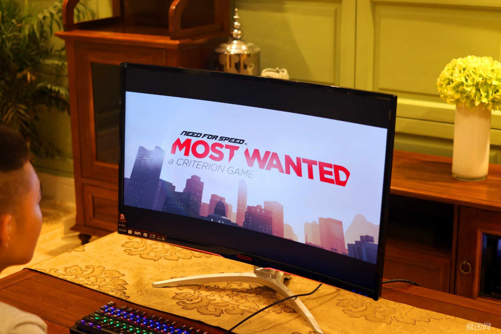 aoc27寸显示器玩游戏有多爽,aoc曲面显示器打什么游戏合适