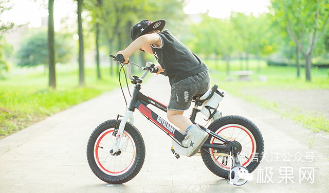 这辆美亚销量第一的童车，孩子骑上想摔跤都难