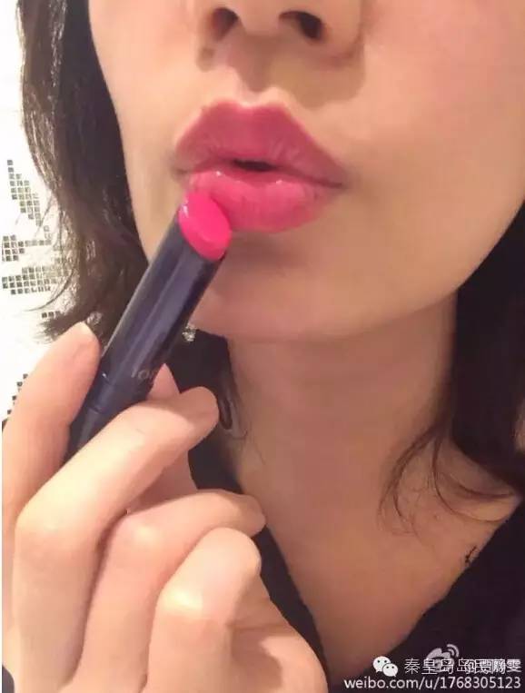 明星都用什么化妆台 (明星的梳妆台有哪些护肤品)