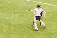 鹿晗踢球水平怎样,鹿晗足球在娱乐圈是什么水平