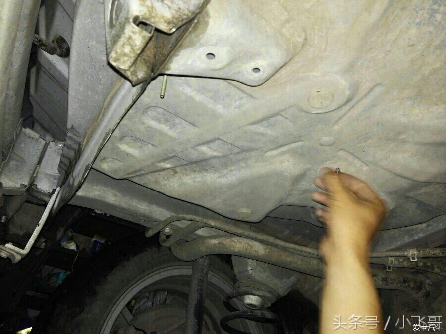 备胎改下挂式,背负式备胎改底挂怎么改