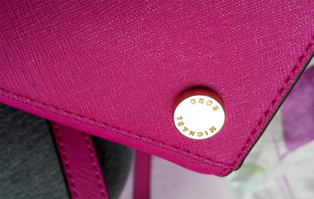 呸！你个假包婊，还有脸出来晒？