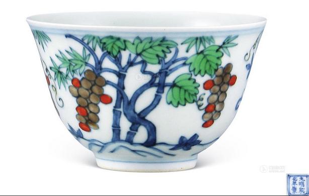 成化斗彩存量少价格高赝品泛滥,成化瓷器五千万拍卖现场