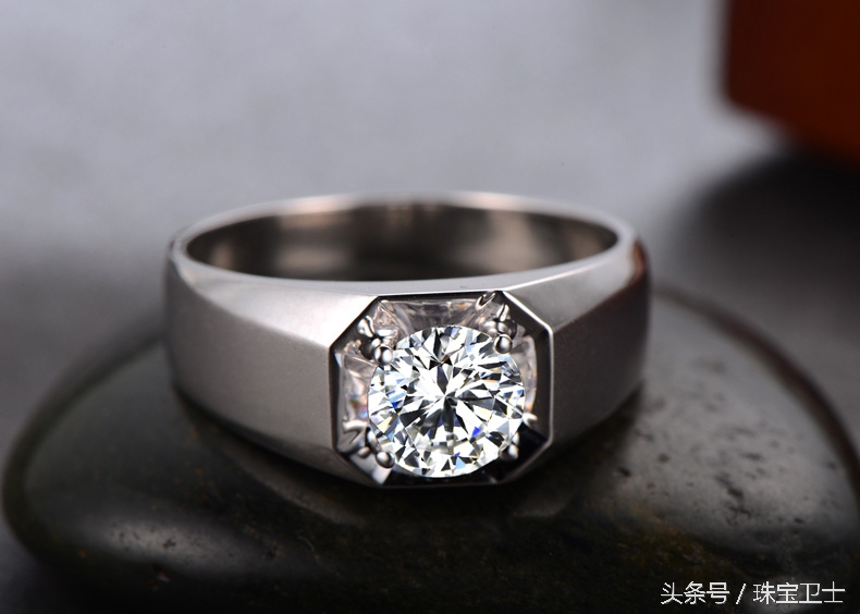 假钻石是怎么做出来的,假钻石太阳下光彩夺目吗