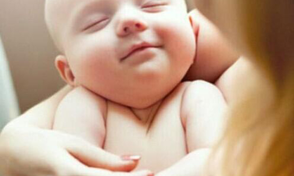 脑瘫一般是先天的还是后天造成的,得了脑瘫的宝宝终于治好了