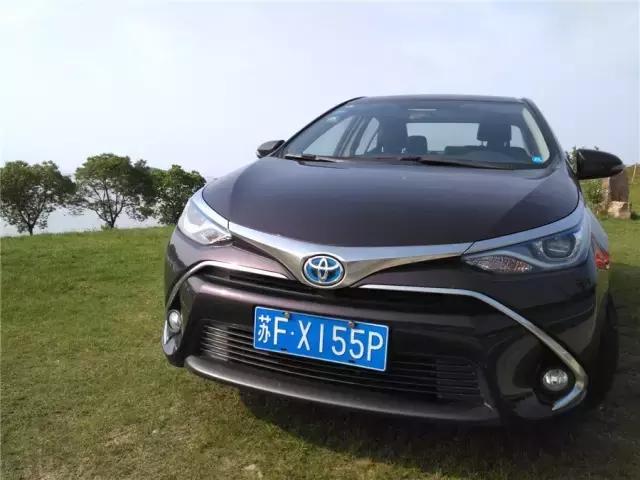 丰田雷凌双擎豪华版试驾视频,胖哥试驾全新雷凌双擎