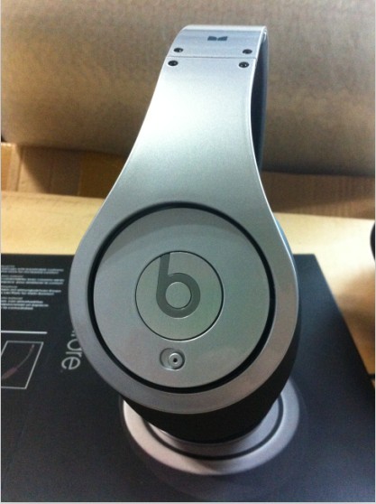 魔声录音师一代和二代的区别,通过音效辨别耳机左右耳