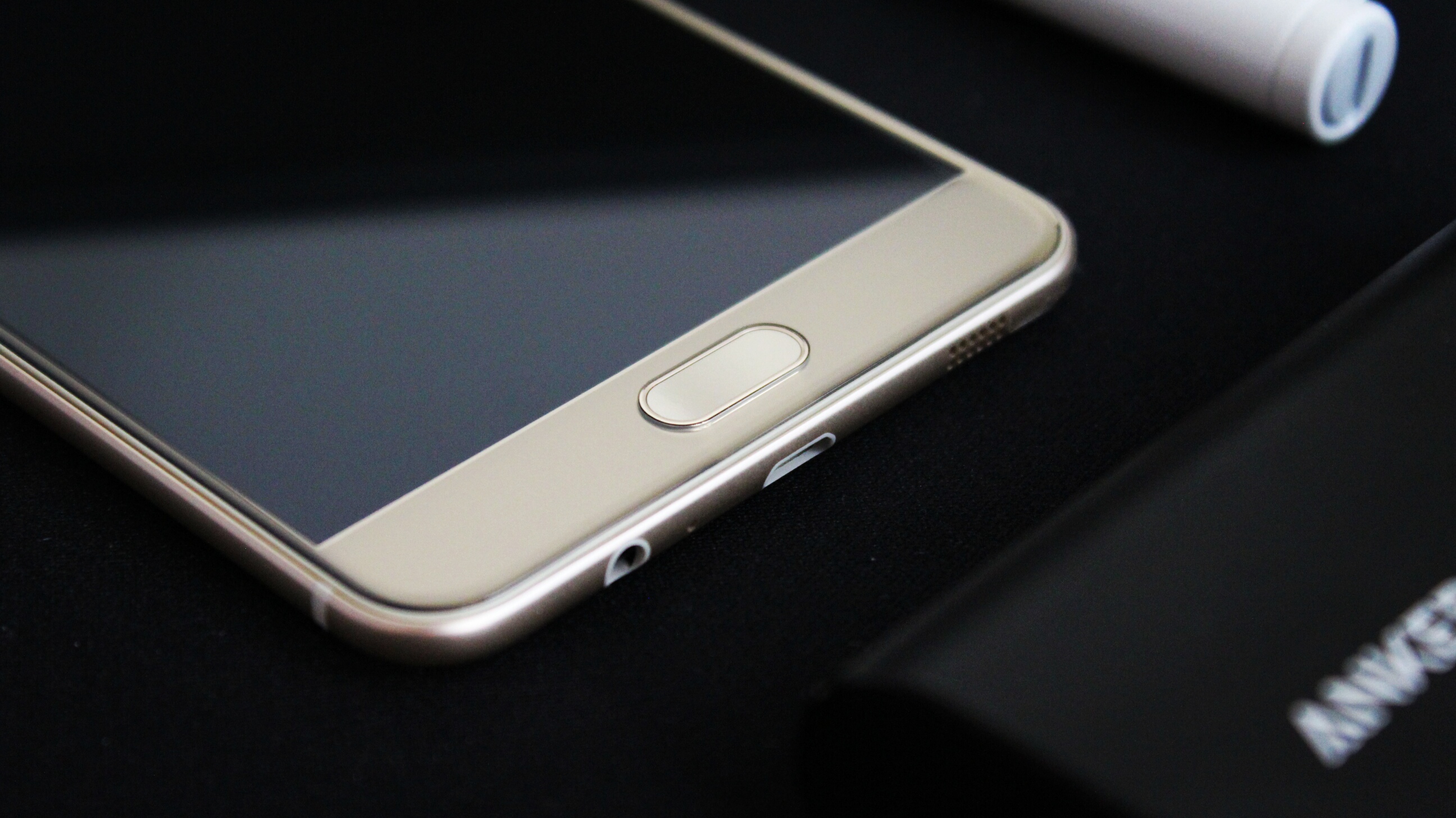 三星galaxyc7pro评测,三星galaxyc7发布价