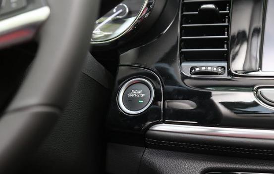 2016别克新款昂科拉身材虽小却肌肉感十足