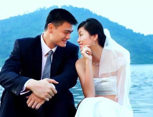 明星夫妻CP一起打的广告，威力究竟有多大？