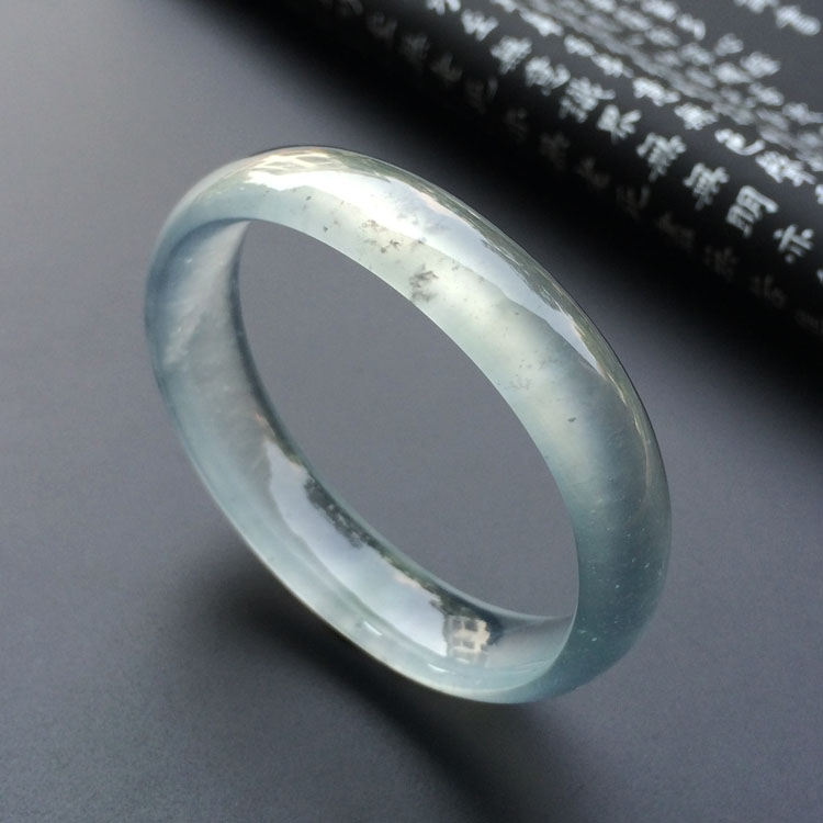 腕上乾坤玛瑙玉髓,怎么样根据手腕粗细选玉镯