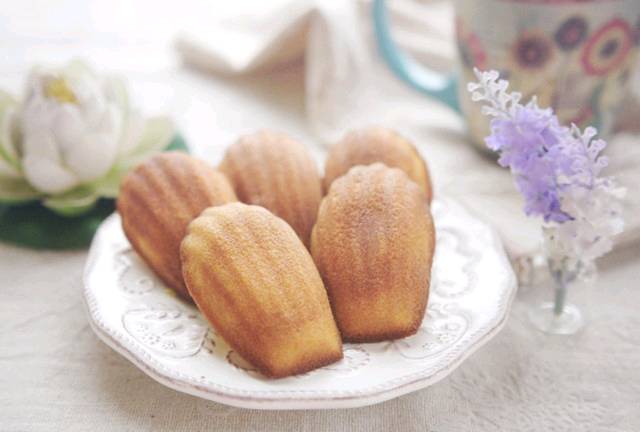 马卡龙蓝色法式,法式马卡龙和意式马卡龙的差别