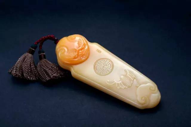 挠痒痒的，叫价千万元？竟然还有人买了