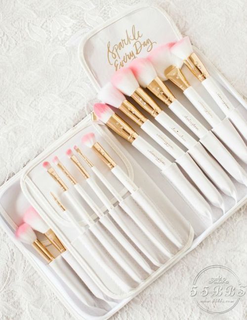 跟粉扑差不多的化妆刷,区别各种化妆刷