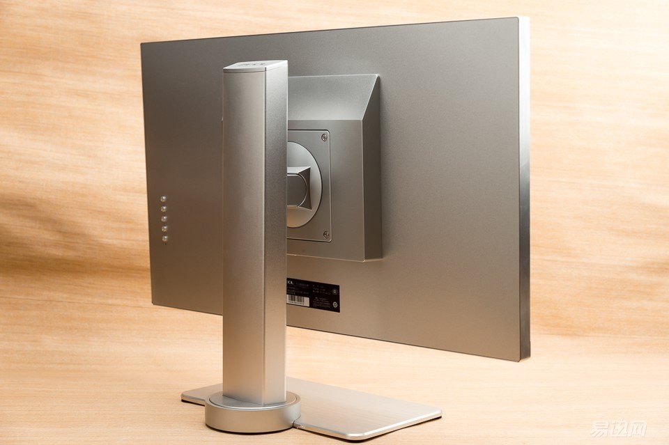 外壳和显示效果一样都是硬货——ZEOLS241显示器评测