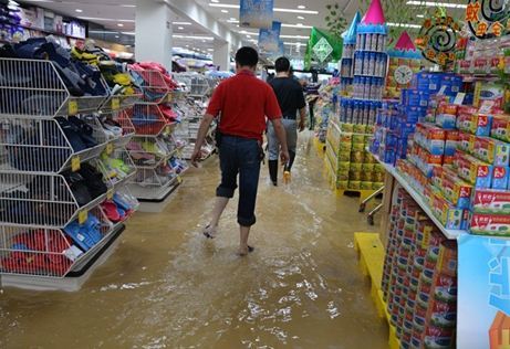 遇到暴雨来临，我们该怎么办？