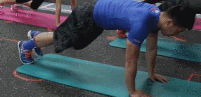 翘臀马甲线训练计划女生,美女塑造腹肌及马甲线必学