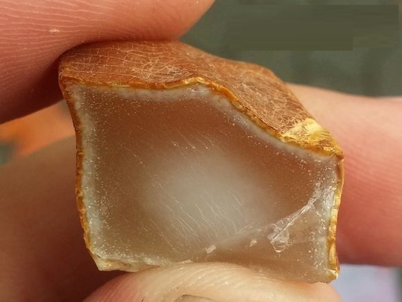 一般模仿蜜蜡的是什么东西,从哪几个方面鉴定蜜蜡的好坏