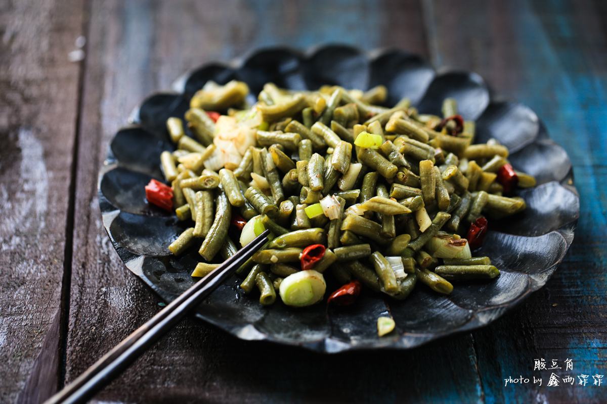 四川酸豆角的腌制方法不会长白毛,酸豆角上面长白毛正常吗