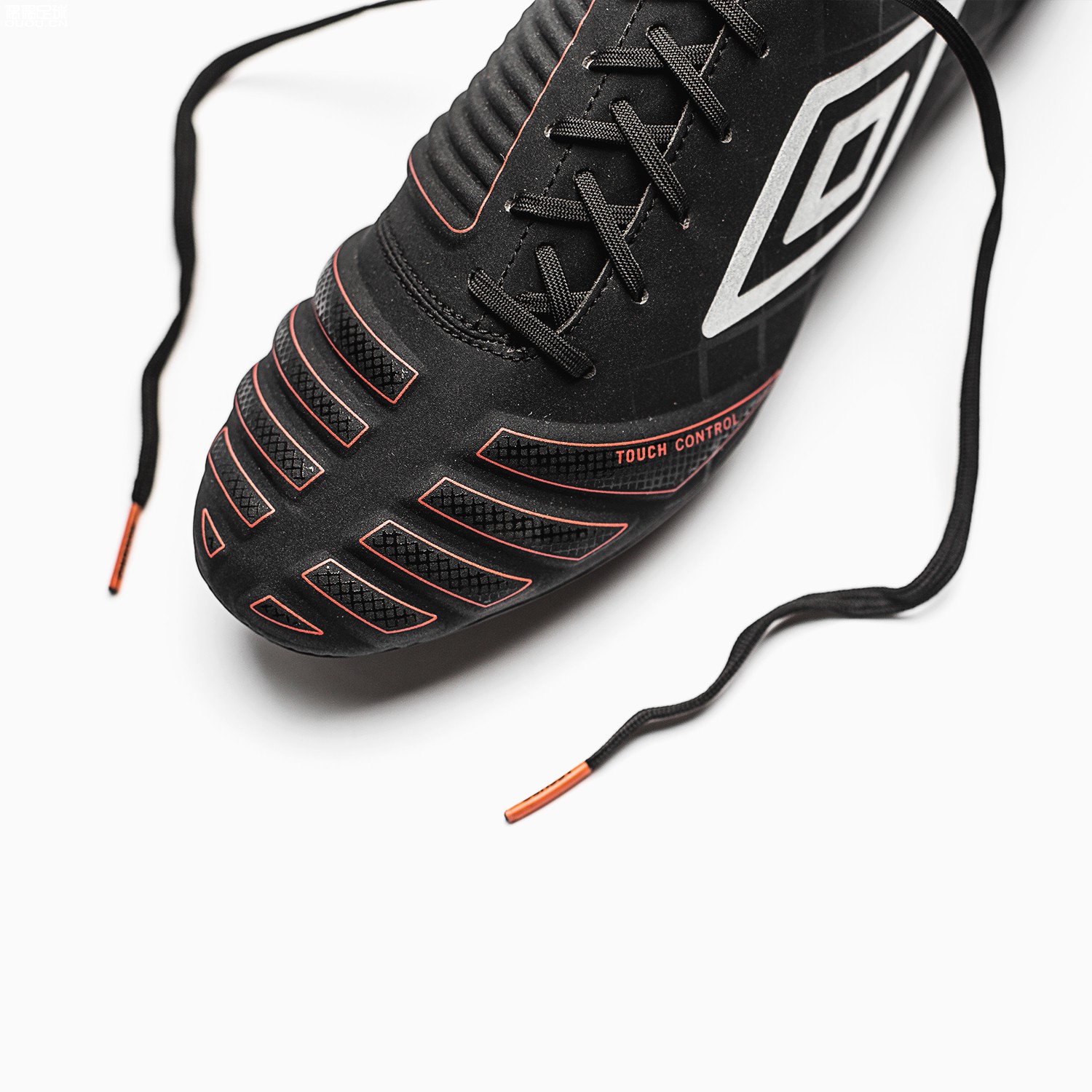 茵宝足球鞋accertor测评,茵宝uxaccuro足球鞋