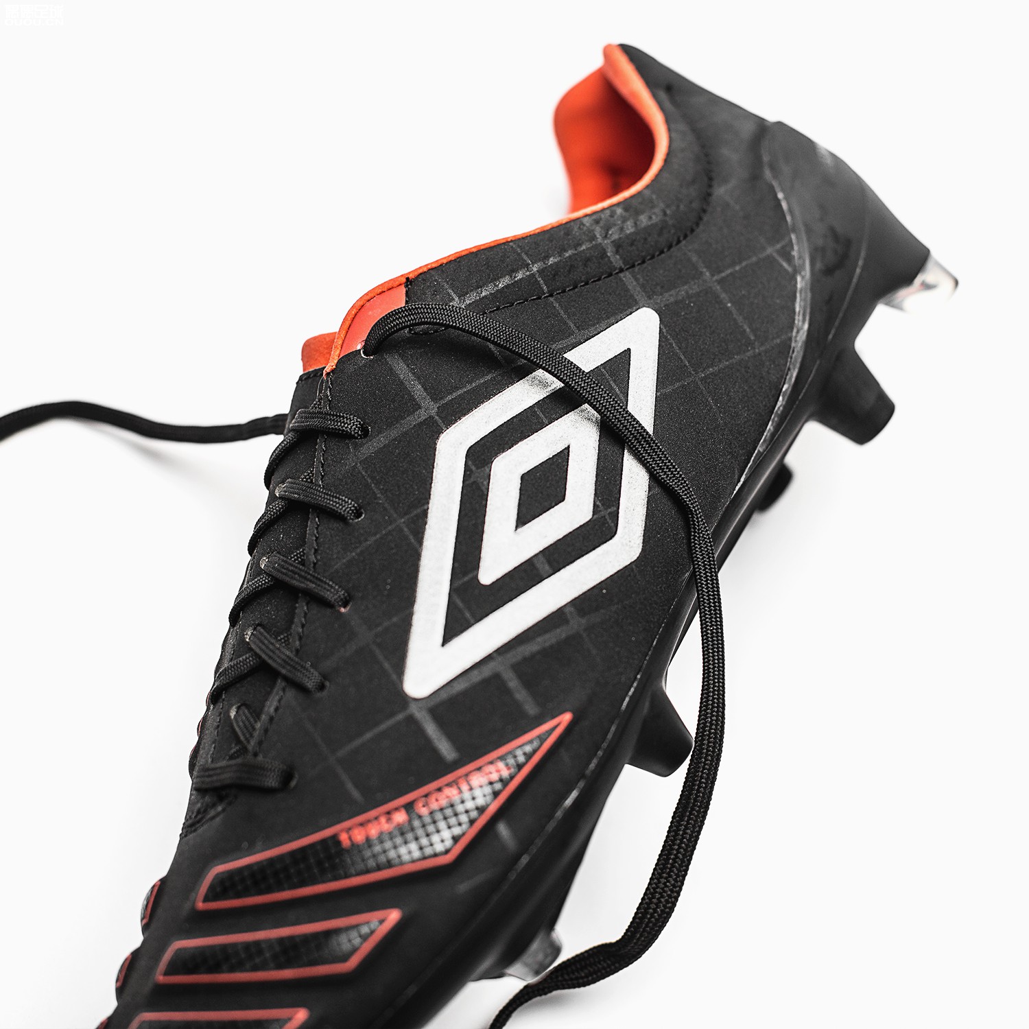 茵宝足球鞋accertor测评,茵宝uxaccuro足球鞋