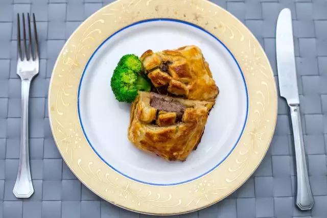 弄惠灵顿牛排放什么蔬菜,惠灵顿牛排放什么蘑菇最好