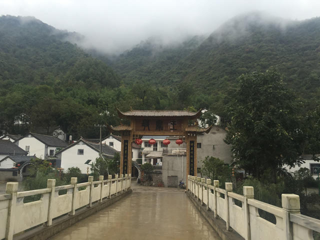 那些年，我们去金丝峡游玩路过的商南县太子坪村