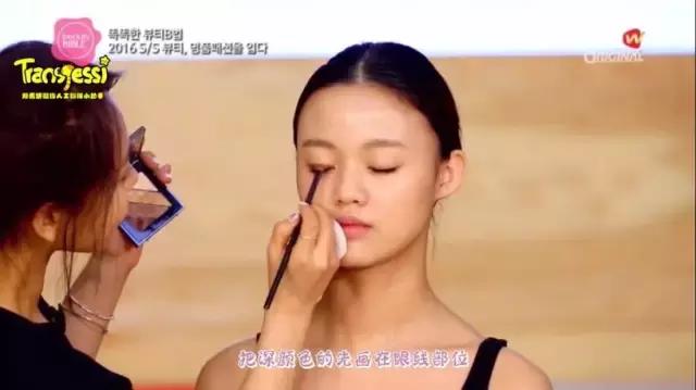 韩国化妆大师教你化妆,真的无敌丝滑好用的韩国口红