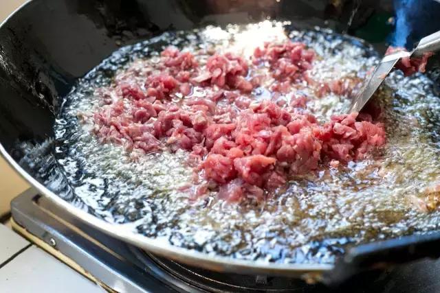 弄惠灵顿牛排放什么蔬菜,惠灵顿牛排放什么蘑菇最好