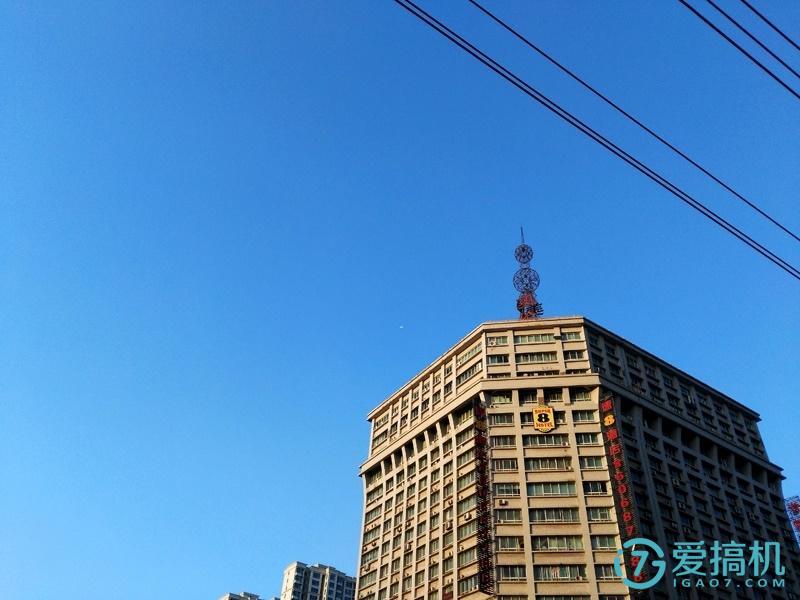 iqooneo7se和荣耀x50拍照哪个好,荣耀7i和小米5对比