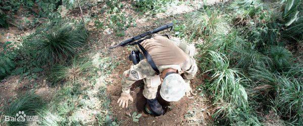 战争电影中的经典枪械,电影战狼中的一些枪械