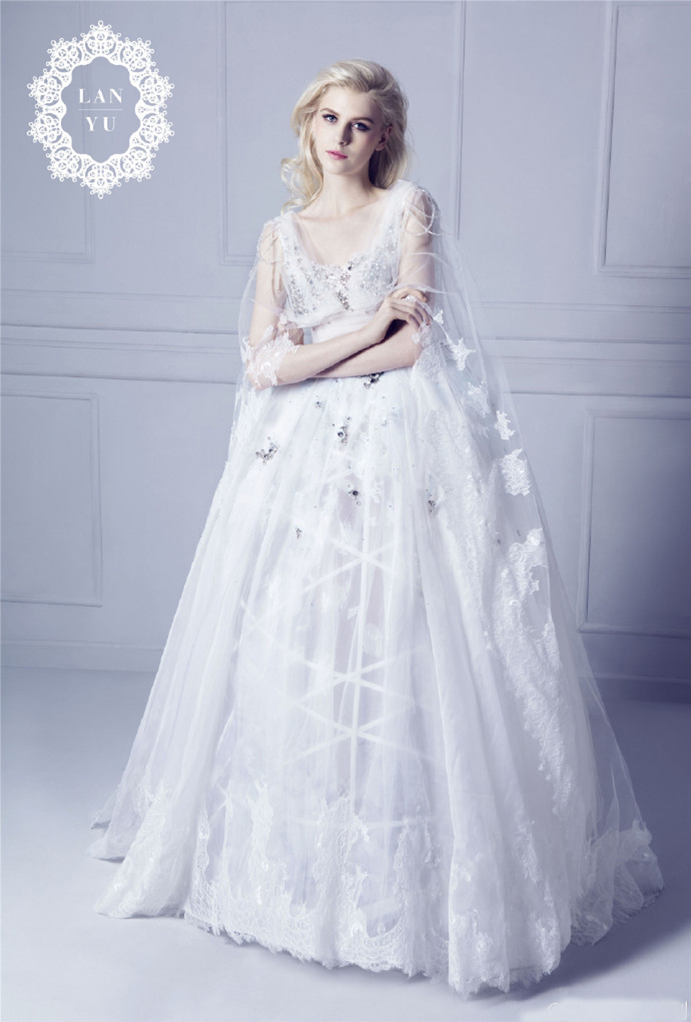 兰玉一年设计多少款婚纱,蓝玉设计过的婚纱