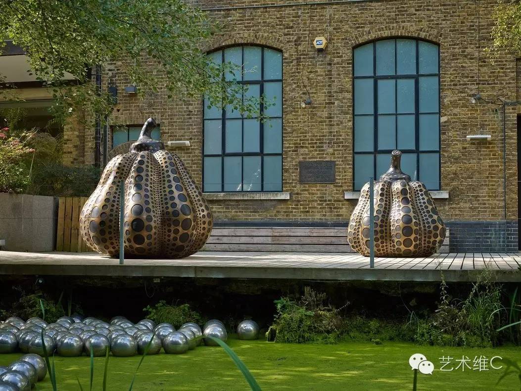 英国女性夏季服装风格特点,英国女性夏天穿衣打扮