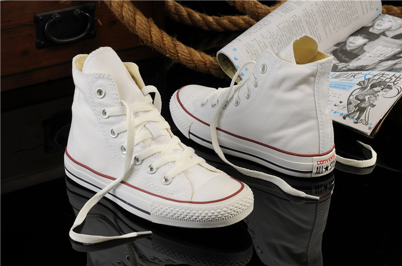 喏，你要的小白鞋都在这儿了