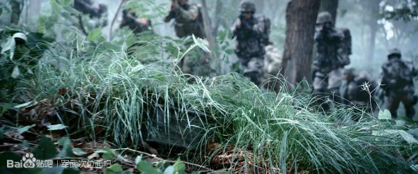 战争电影中的经典枪械,电影战狼中的一些枪械