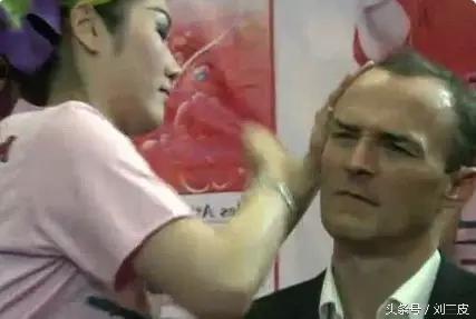 泰国打耳光美容疗法,泰国抽耳光美容