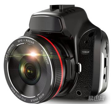 这只数码狗，也许会成为自驾车的标配装备！