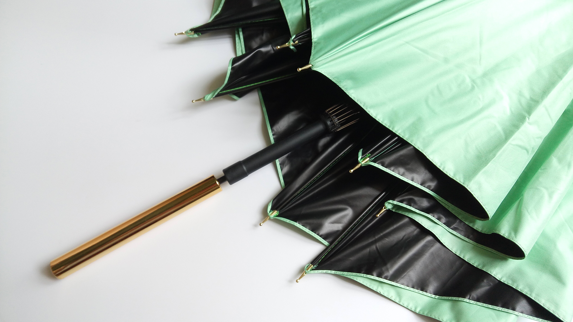 夏日里又一抹轻盈的色彩锐乐防晒超轻长伞试用手记