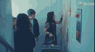 我们为什么那么爱足球,权志龙歌曲我们不要相爱