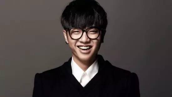 学生党买什么眼镜便宜好看,合适学生党戴的高颜值眼镜