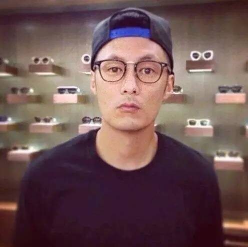 学生党买什么眼镜便宜好看,合适学生党戴的高颜值眼镜