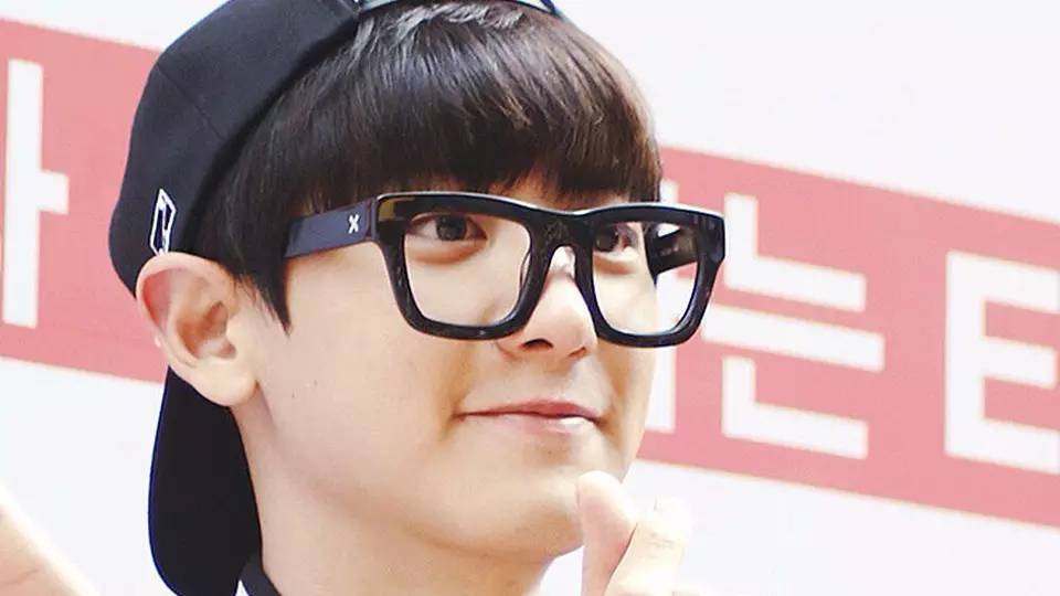 学生党买什么眼镜便宜好看,合适学生党戴的高颜值眼镜