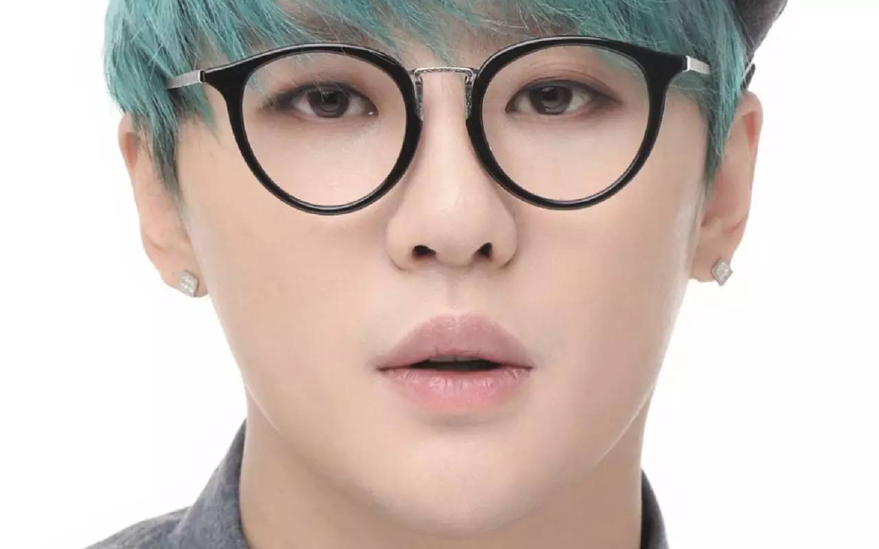 学生党买什么眼镜便宜好看,合适学生党戴的高颜值眼镜