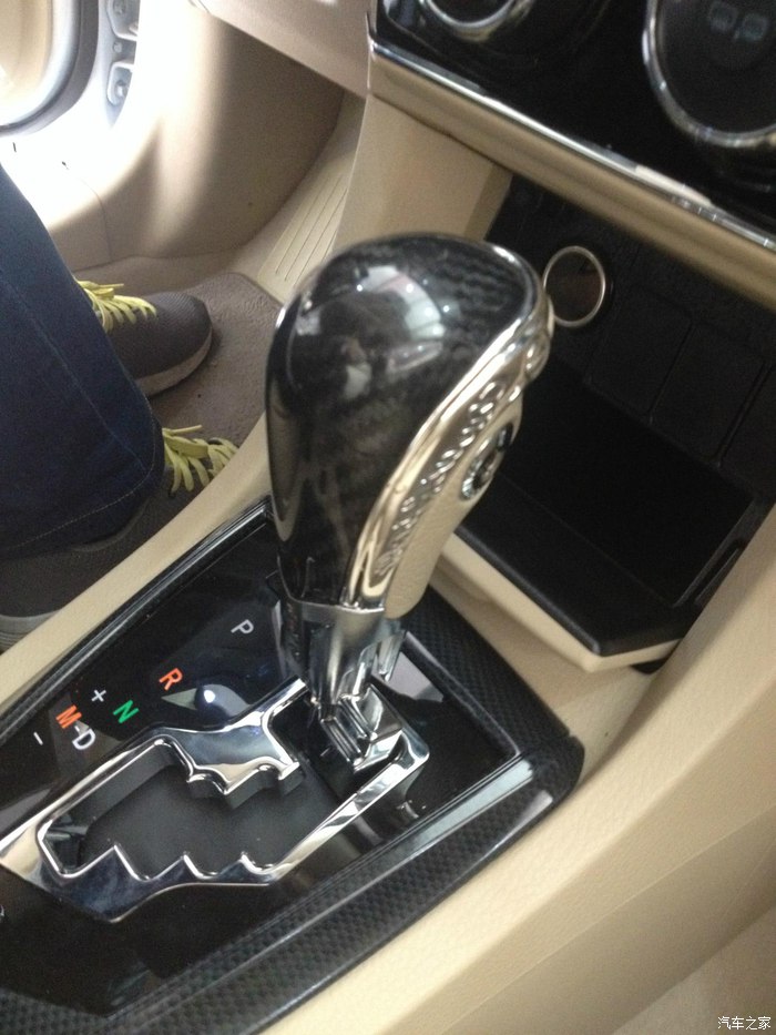 宁可天天没钱花也要买台卡罗拉,30岁自己买车买房的心酸