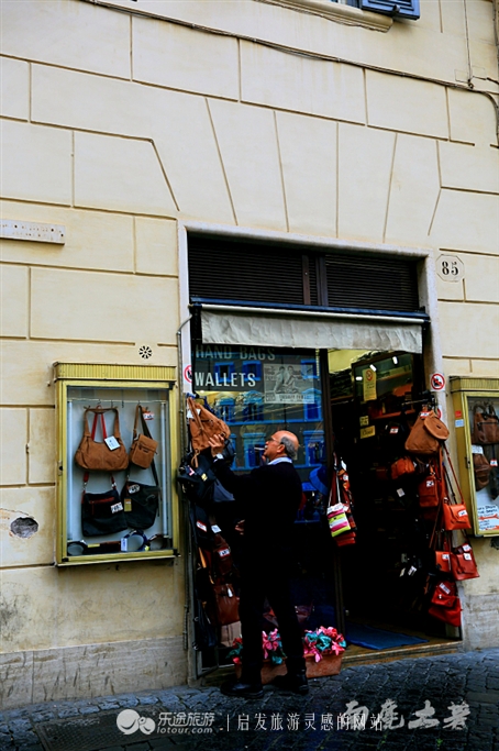 跟随罗马假日邂逅电影中的场景,从头到尾看罗马假日电影