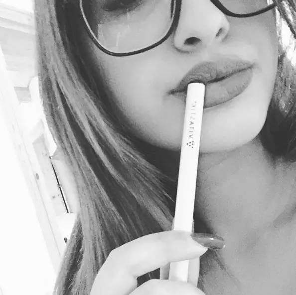 潮来潮趣丨谁说“抽烟”不能又酷又不伤身？潮人抽这烟爸妈绝对不会骂！