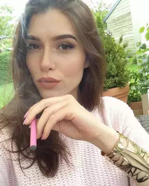 潮来潮趣丨谁说“抽烟”不能又酷又不伤身？潮人抽这烟爸妈绝对不会骂！