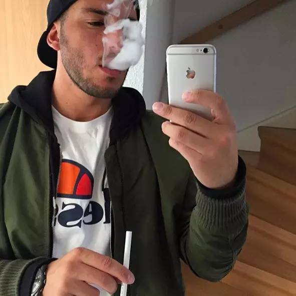 潮来潮趣丨谁说“抽烟”不能又酷又不伤身？潮人抽这烟爸妈绝对不会骂！