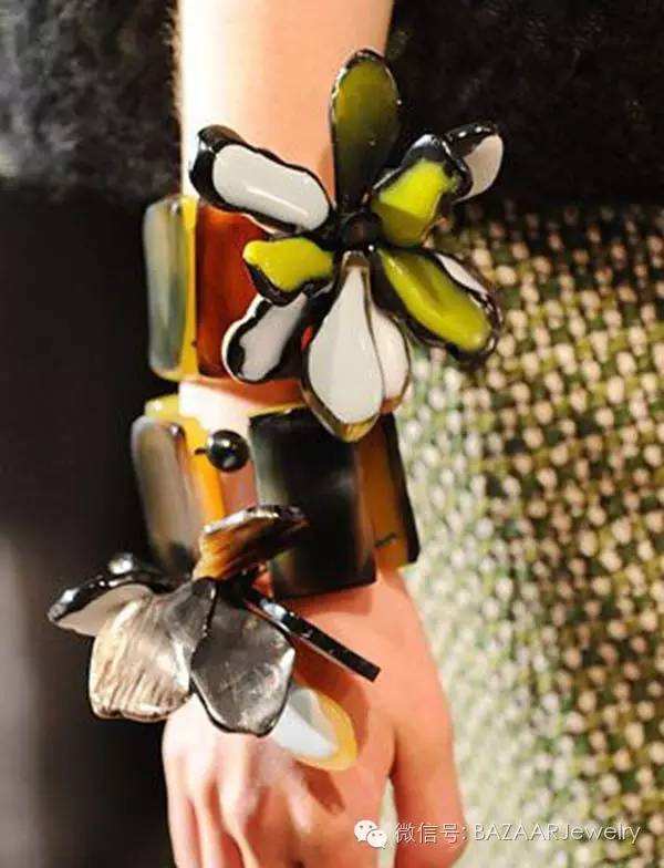 亲民帖|这些宝贝让你买得起，还能戴出高奢感！