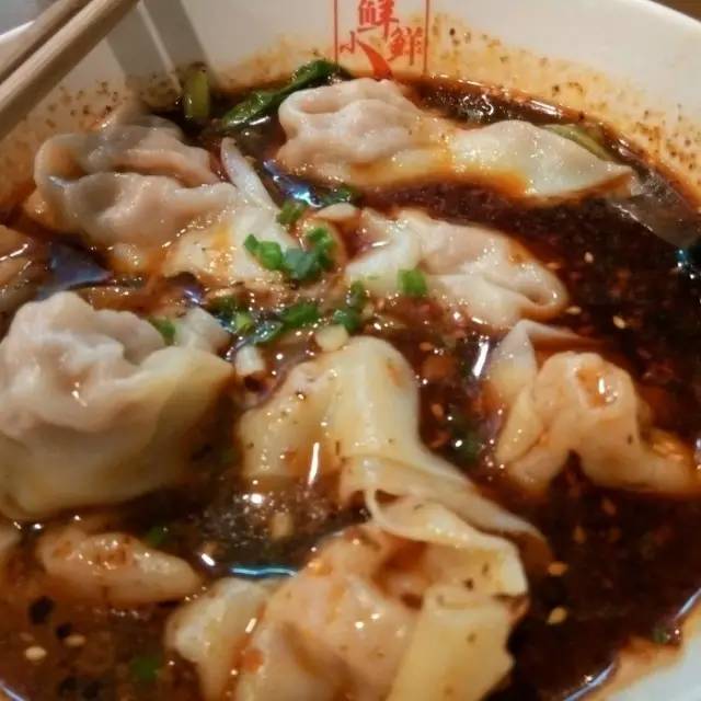 关关相亲对象主动请吃饭那段,关关去吃饭